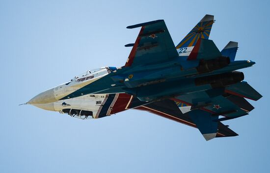 "strizhi" and "Russkiye Vityazi" aerobatic teams celebrate anniversary