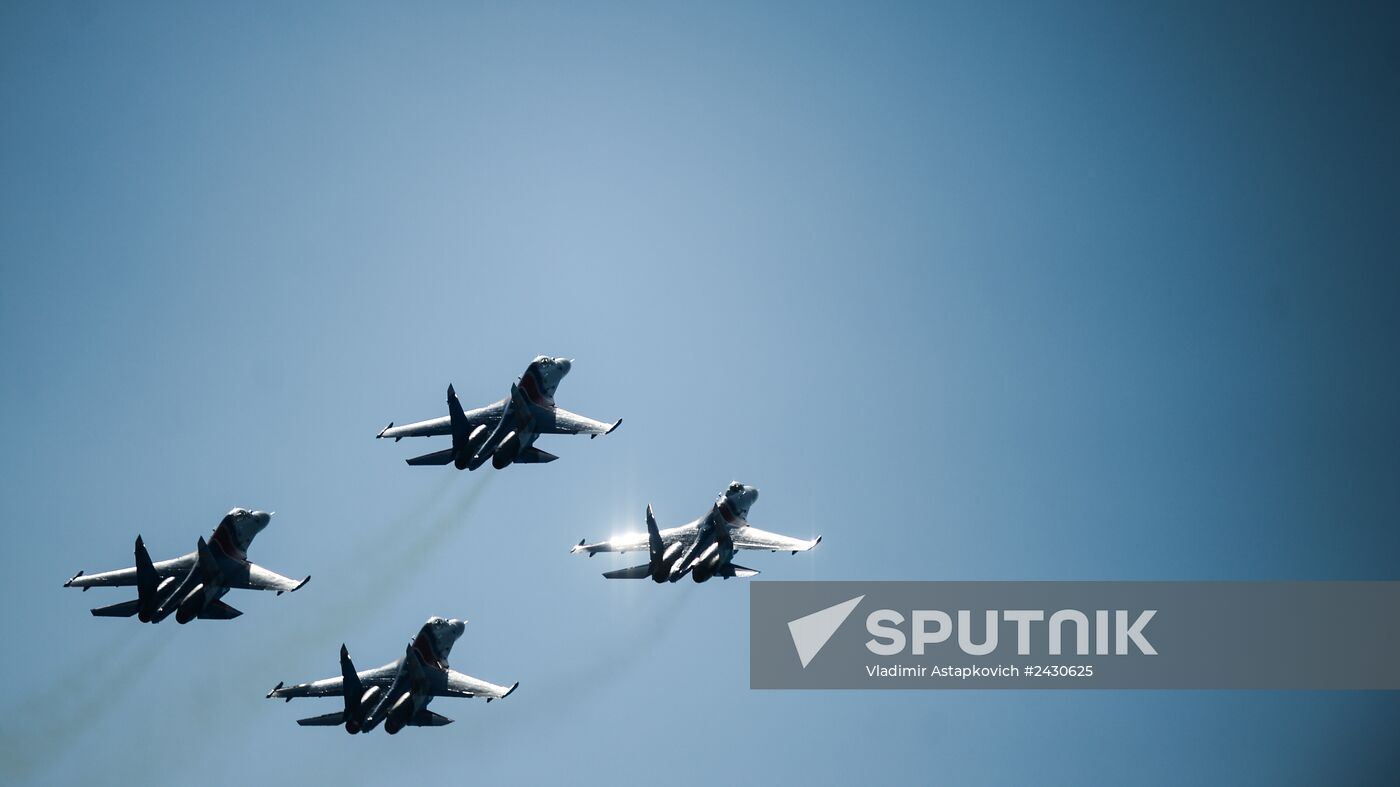 "Strizhi" and "Russkiye Vityazi" aerobatic teams celebrate anniversary