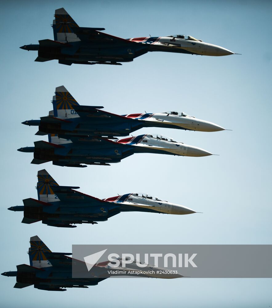 "Strizhi" and "Russkiye Vityazi" aerobatic teams celebrate anniversary