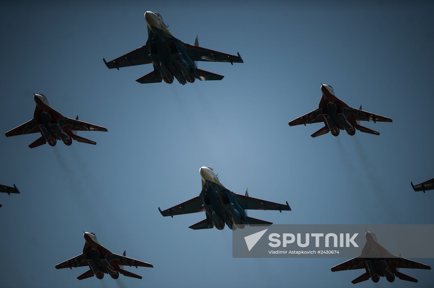 "strizhi" and "Russkiye Vityazi" aerobatic teams celebrate anniversary