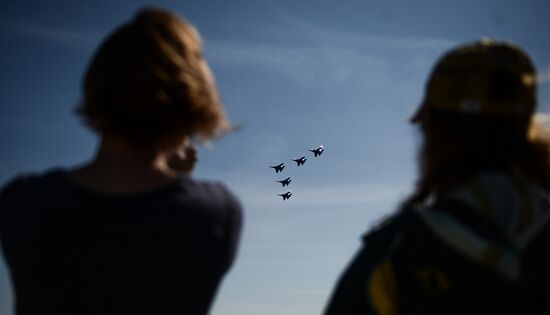 "Strizhi" and "Russkiye Vityazi" aerobatic teams celebrate anniversary