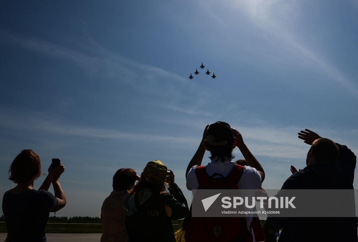 "Strizhi" and "Russkiye Vityazi" aerobatic teams celebrate anniversary