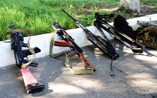 "Vostok" militia battalion take over Military Unit 3037 in Donetsk