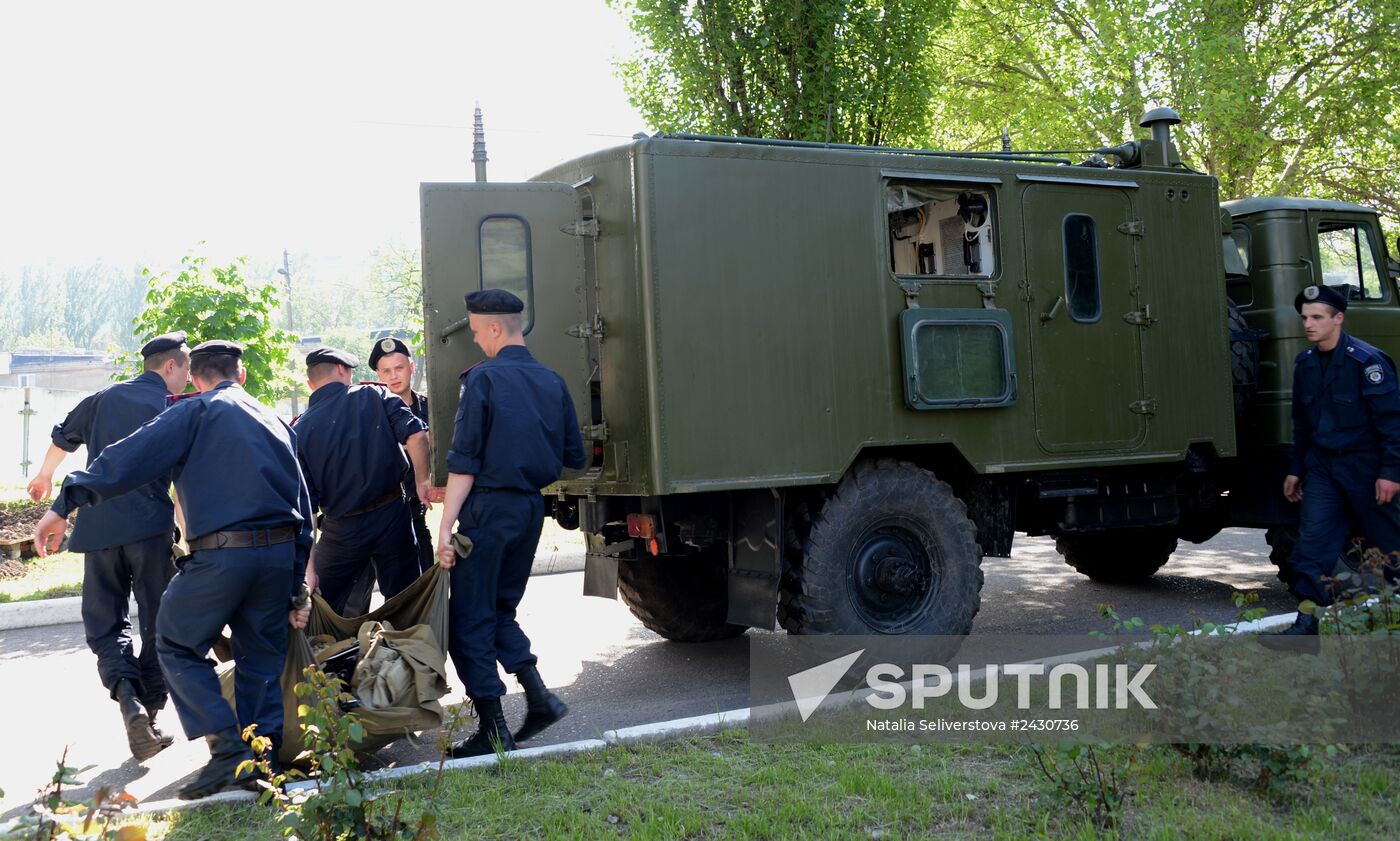 "Vostok" militia battalion take over Military Unit 3037 in Donetsk