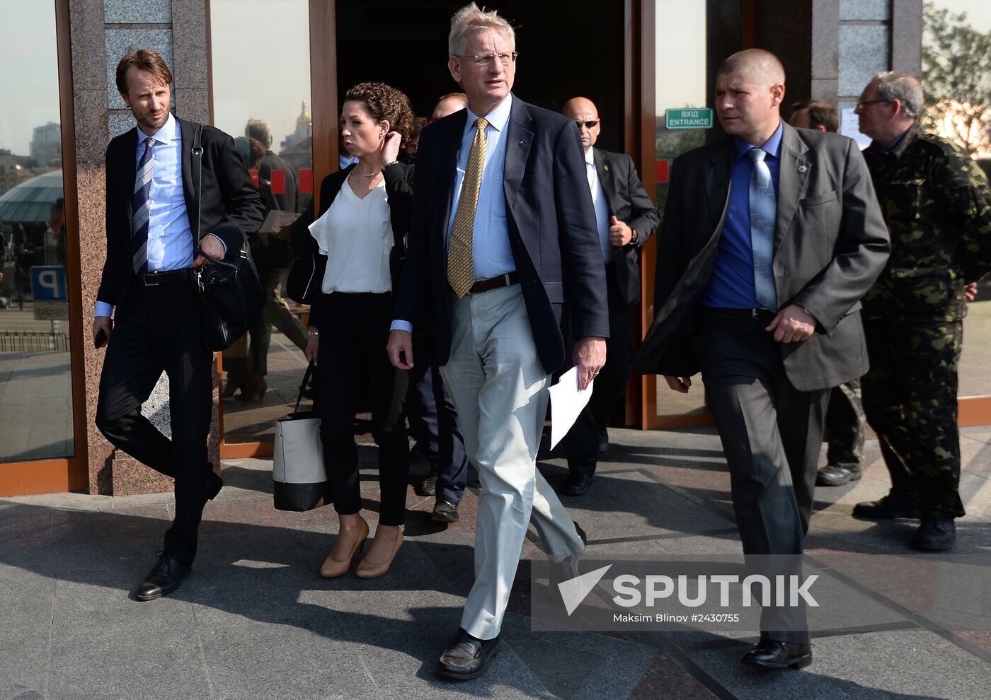 Swedish Foreign Minister Carl Bildt visits Kiev