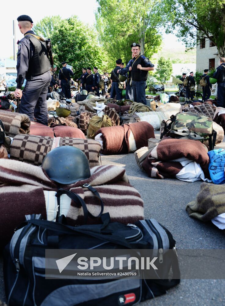 "Vostok" militia battalion take over Military Unit 3037 in Donetsk