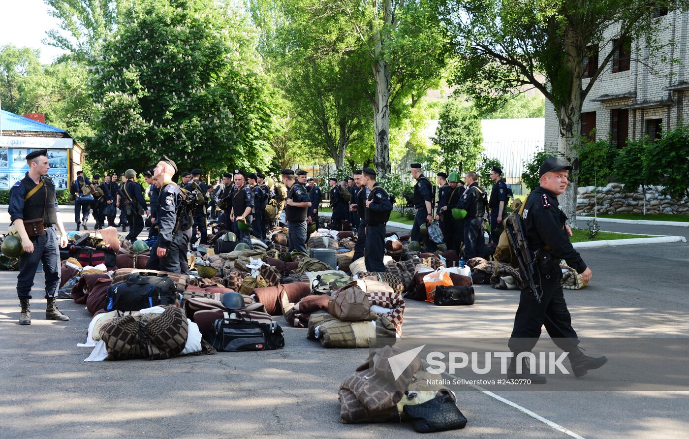 "Vostok" militia battalion take over Military Unit 3037 in Donetsk