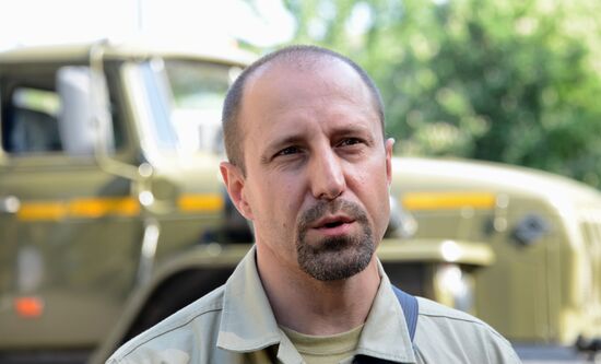 "Vostok" militia battalion take over Military Unit 3037 in Donetsk