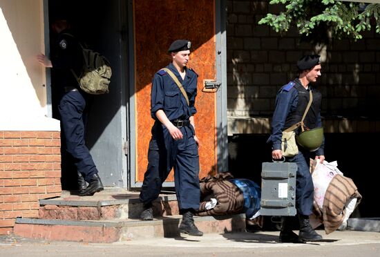 "Vostok" militia battalion take over Military Unit 3037 in Donetsk