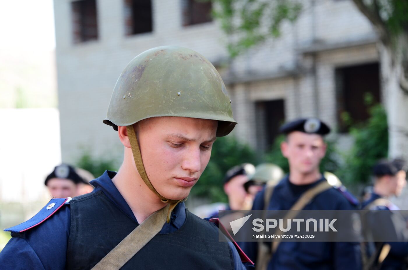 "Vostok" militia battalion take over Military Unit 3037 in Donetsk