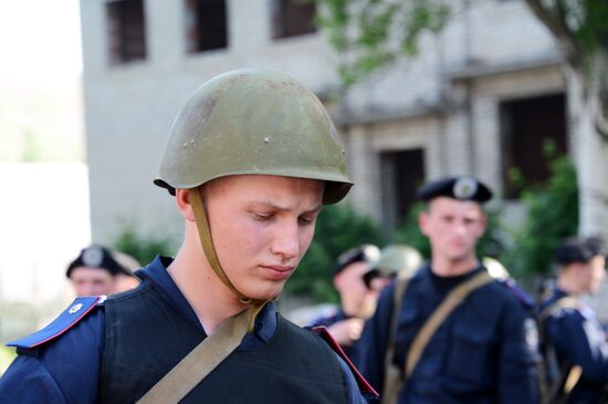 "Vostok" militia battalion take over Military Unit 3037 in Donetsk