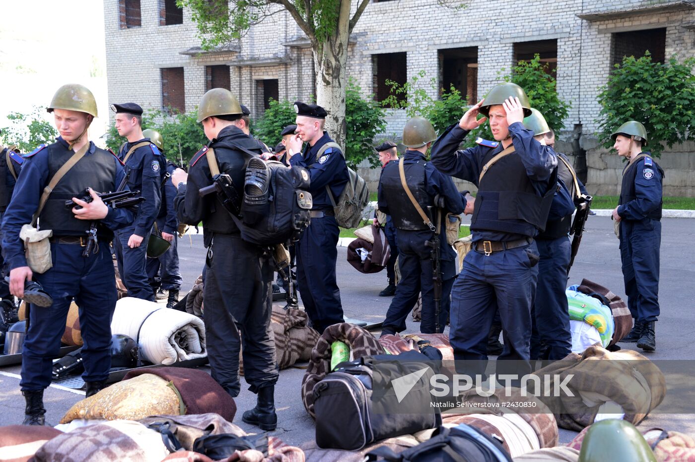 "Vostok" militia battalion take over Military Unit 3037 in Donetsk