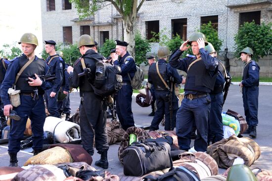 "Vostok" militia battalion take over Military Unit 3037 in Donetsk