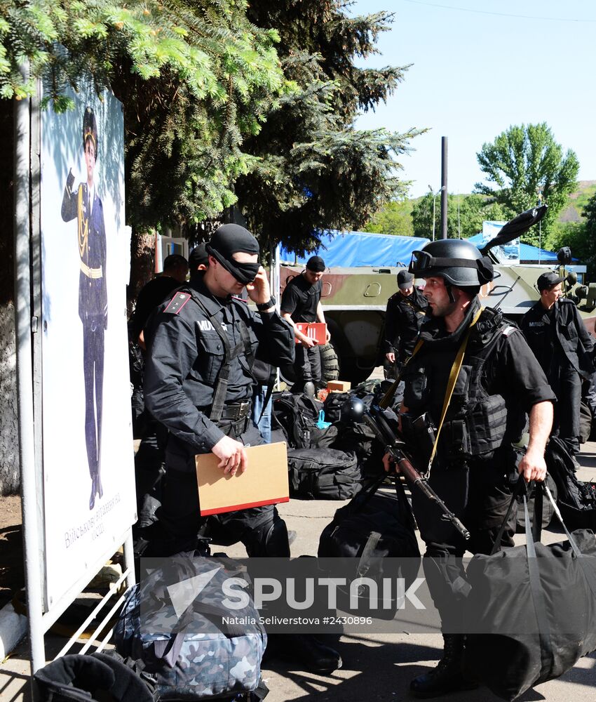 Members of people's volunteer battalion "Vostok" resubordinate Military Unit 3037 in Donetsk