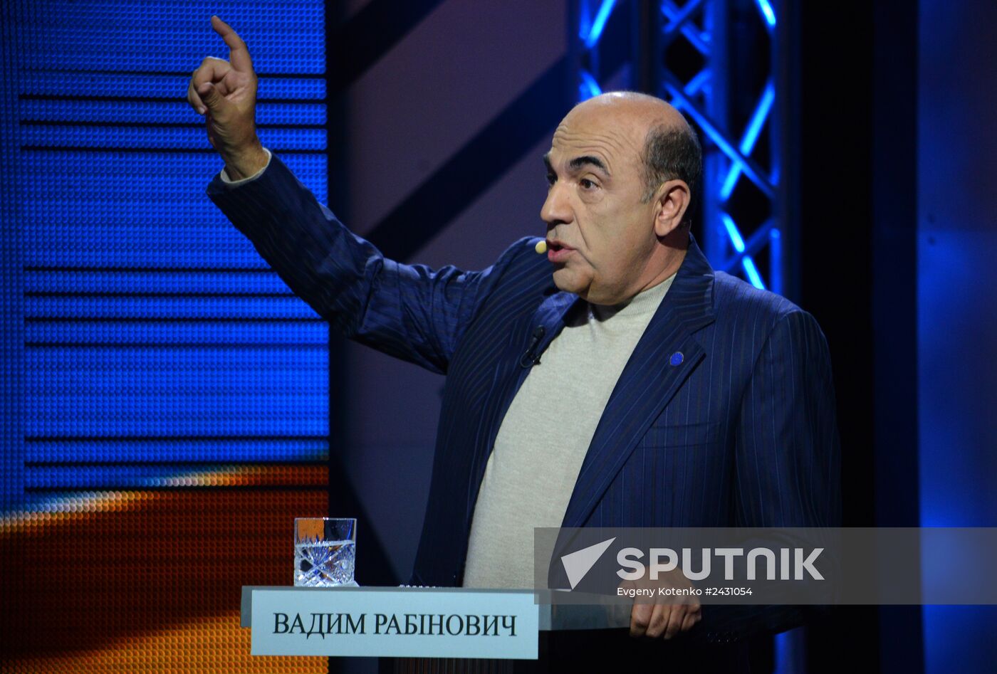Ukraine's presidential candidates in live TV debate
