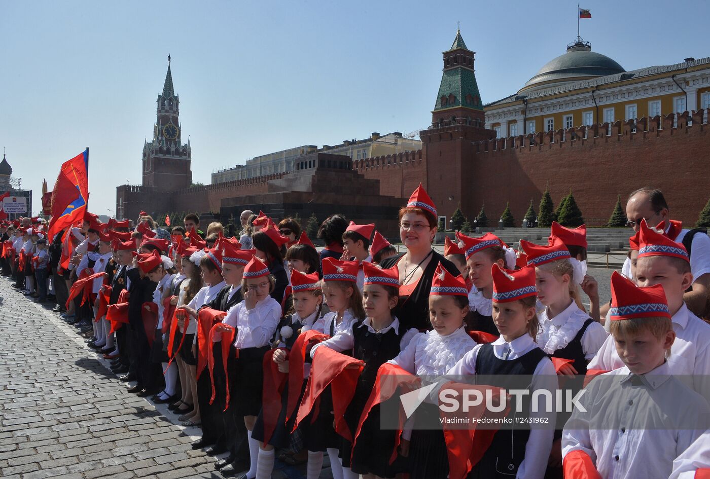 Children join Young Pioneer Organization on Moscow's Red Square