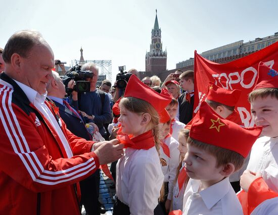 Children join Young Pioneer Organization on Moscow's Red Square