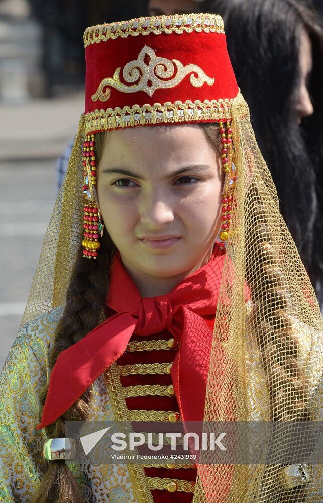Children join Young Pioneer Organization on Moscow's Red Square