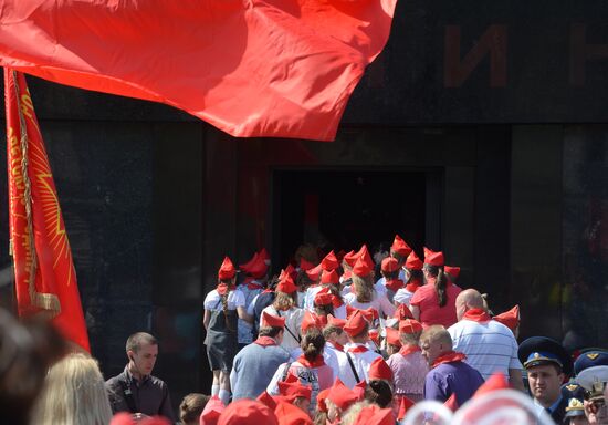 Children join Young Pioneer Organization on Moscow's Red Square