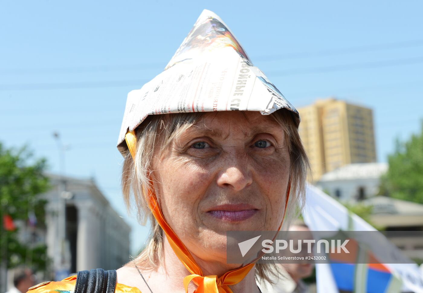 Rally in support of Donetsk People's Republic on Lenin Square in Donetsk