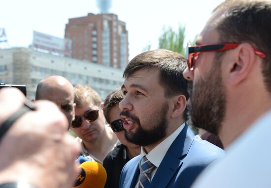 Rally in support of Donetsk People's Republic on Lenin Square in Donetsk