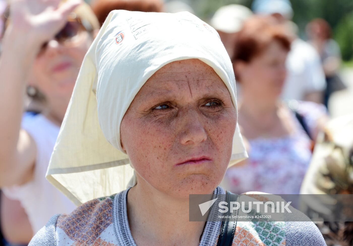 Rally in support of Donetsk People's Republic on Lenin Square in Donetsk