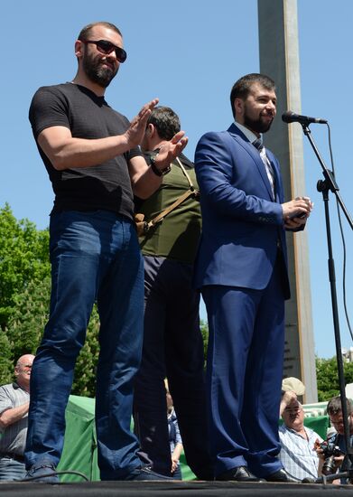 Rally in support of Donetsk People's Republic on Lenin Square in Donetsk