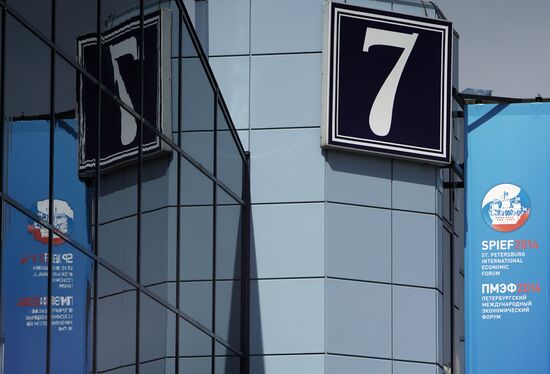 Preparations for opening of St.Petersburg International Economic Forum