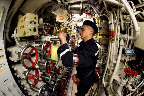 Life of the crew of Pacific Fleet's diesel submarine "Ust-Kamchatsk"