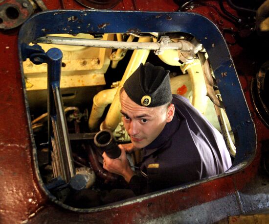Life of the crew of Pacific Fleet's diesel submarine "Ust-Kamchatsk"