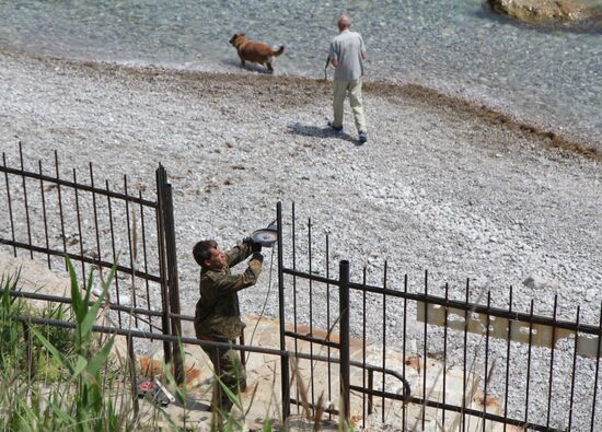 Illegal fences removed on Crimean beaches