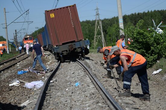 Passenger and freight trains clash in Moscow surburbs