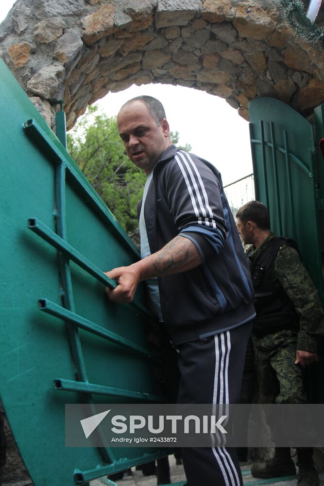 Illegal fences removed on Crimean beaches