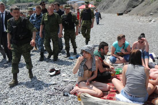 Illegal fences removed on Crimean beaches
