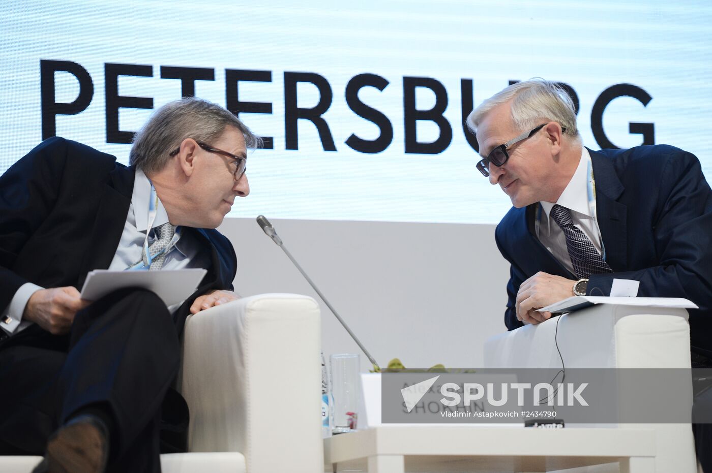 St. Petersburg hosts Global CEO Summit