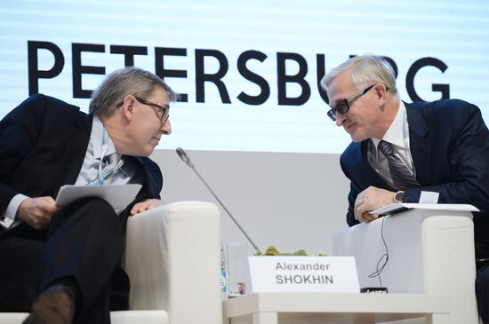St. Petersburg hosts Global CEO Summit