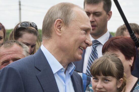 Vladimir Putin visits Blagoveshchensk