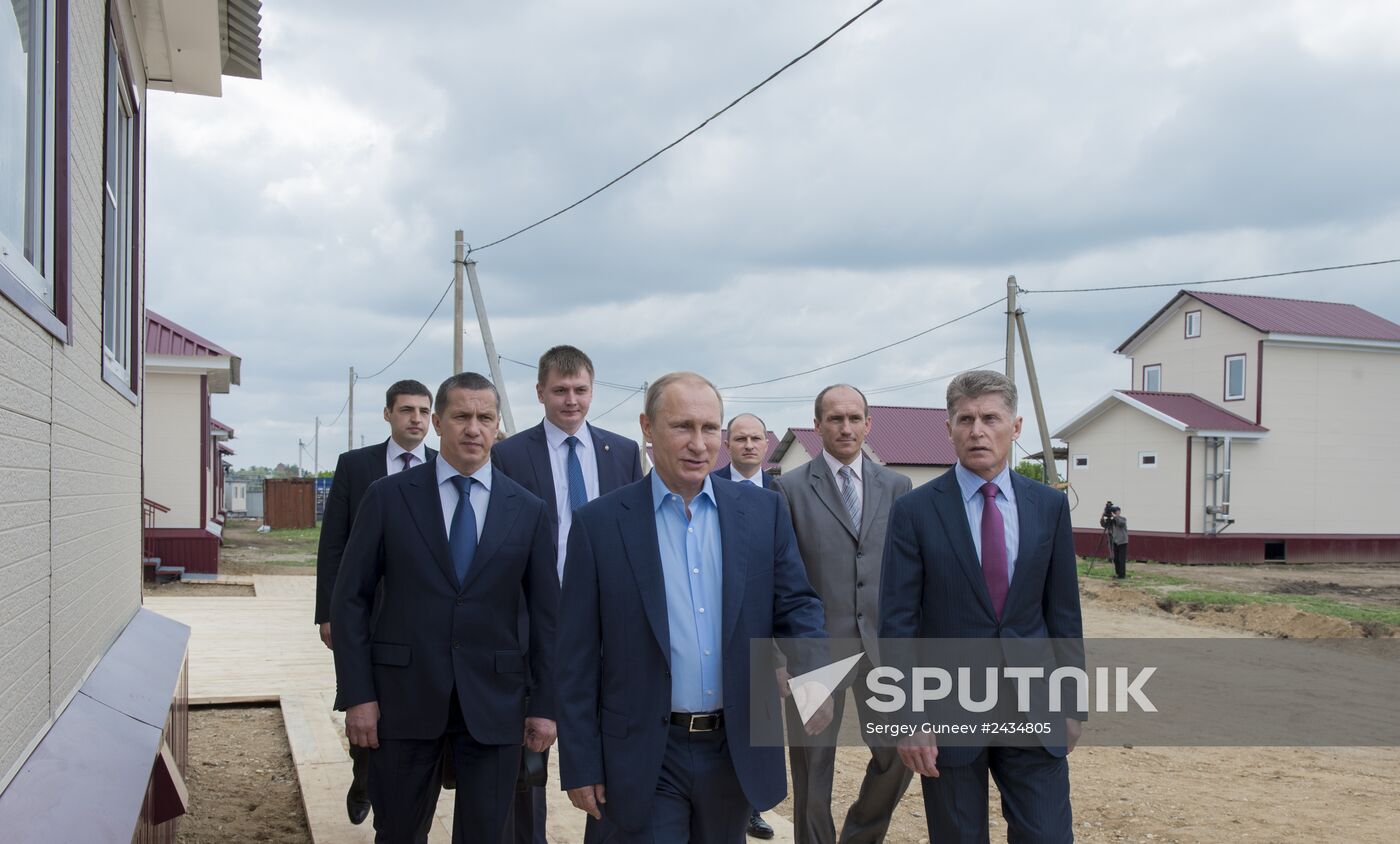 Vladimir Putin visits Blagoveshchensk