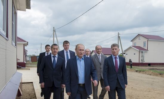 Vladimir Putin visits Blagoveshchensk