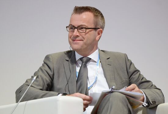 St. Petersburg hosts Global CEO Summit