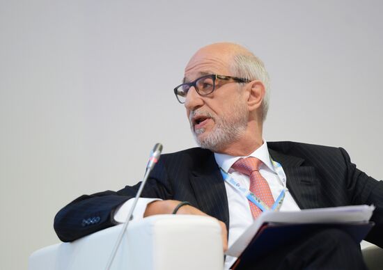 St. Petersburg hosts Global CEO Summit