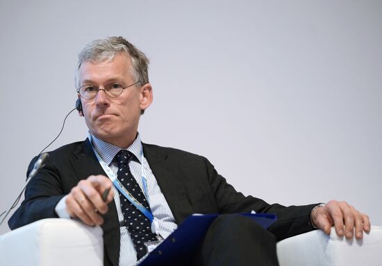 St. Petersburg hosts Global CEO Summit