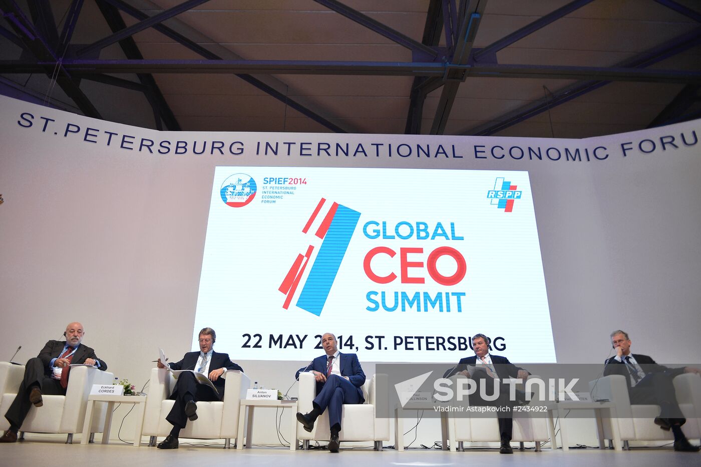 St. Petersburg hosts Global CEO Summit