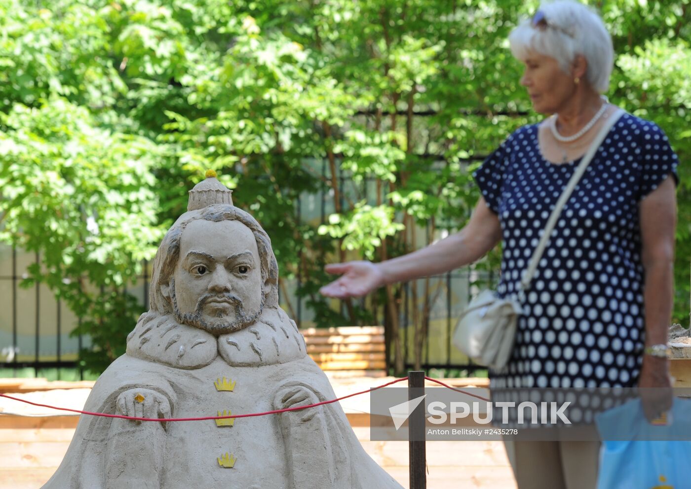 Opening Star Alley, part of the Art Sand project, at Sokolniki Park