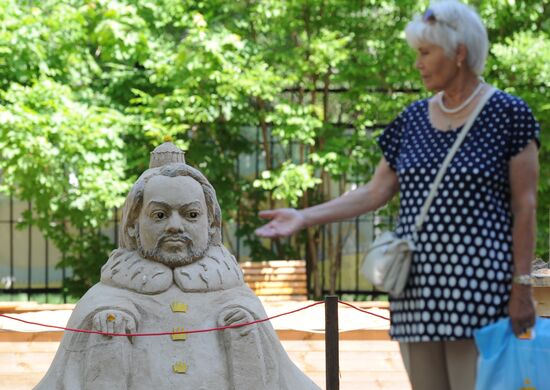 Opening Star Alley, part of the Art Sand project, at Sokolniki Park