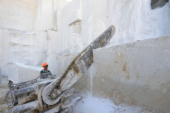 Production and processing of white marble in the Chelyabinsk Region