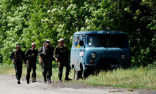 Ukraine's National Guard checkpoint assaulted by unidentified persons