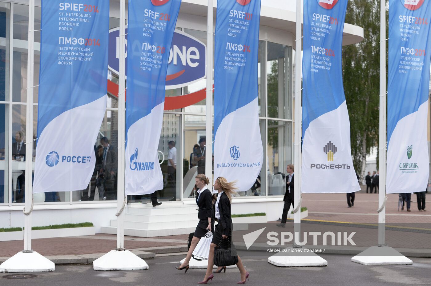 St Petersburg hosts Global CEO Summit