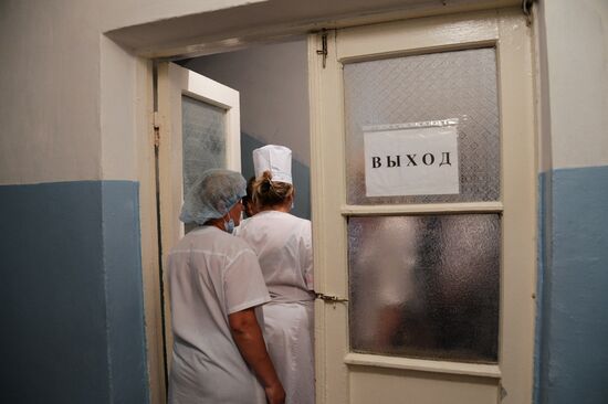 Ukraine's National Guard roadblock attacked by unidentified persons