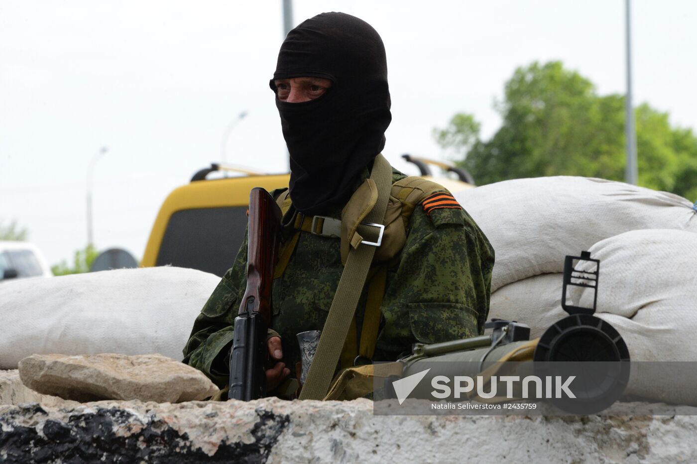 Khutor Shirokiy checkpoint in Donetsk